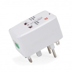 Adaptador Universal de Tomada Para Viagem MG12628