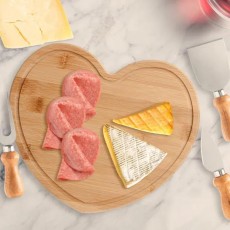 Kit para Queijo Com Tábua Formato Coração Personalizado 